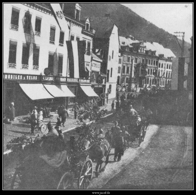 002-Chemin rue (30 Aout 1914)