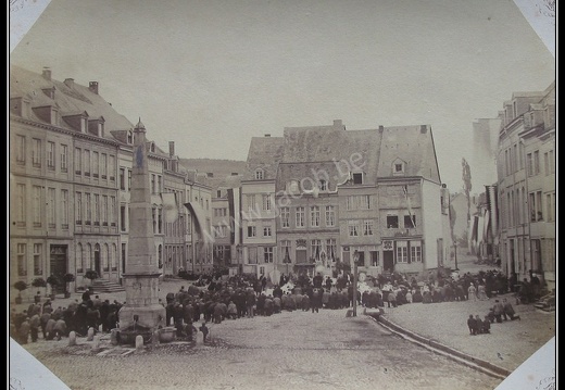 018-Vue du marché de Malmedy, pendant la procession