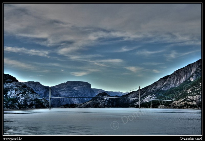 0009-Pont sur le fjord.jpg
