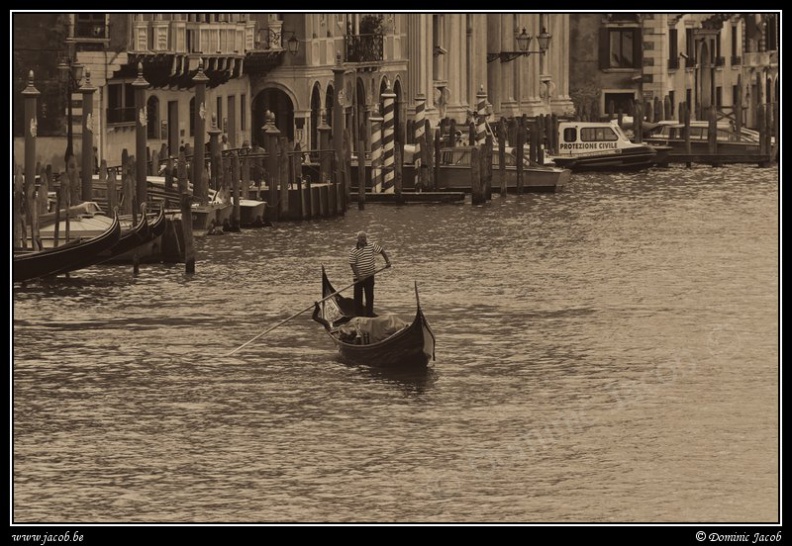 123a-Venezia Gondola.jpg