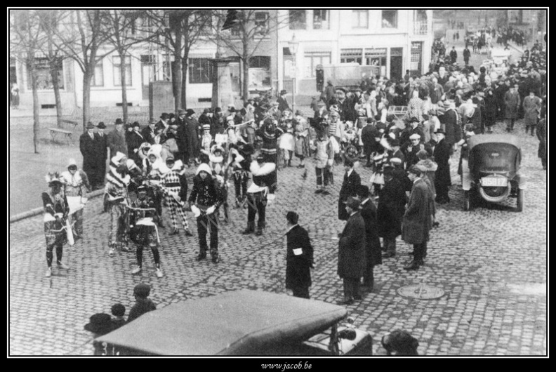 019-Place de Rome, Bâne corante (1926)