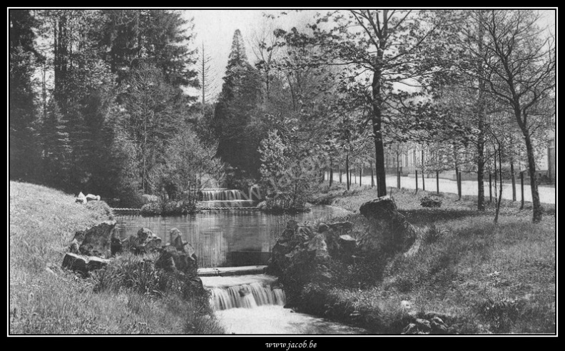 009-Parc Monbijou, cascade.jpg