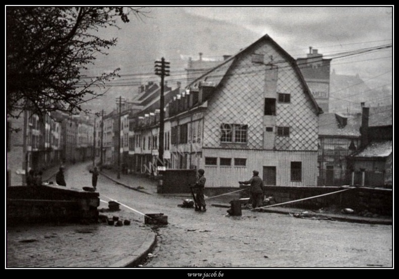 011-Pont de l'Octroi, Checkpoint US