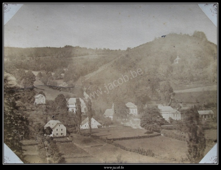 011-Village de Bévercé, prise de trous des Sotais.jpg