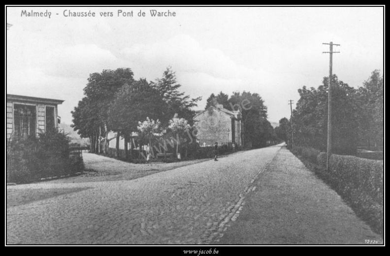 098-Chaussée vers pont de Warche (1925).jpg