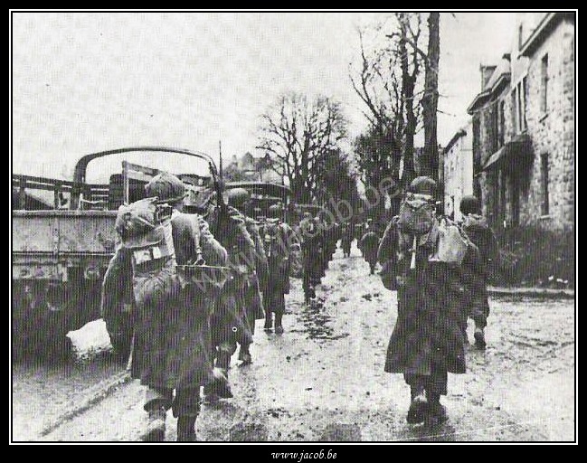 001-Avenue Mon Bijou, Colonne soldats US.jpg